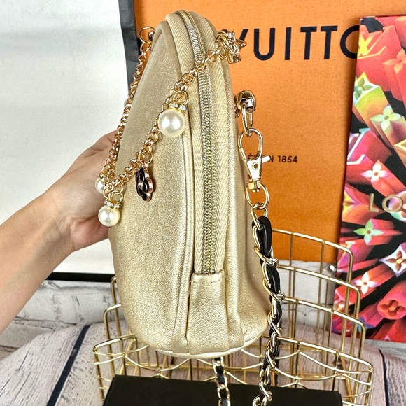 CHANEL gold metallic crossbody pouch CUSTOM with chain and bag charm - Picture 7 of 12